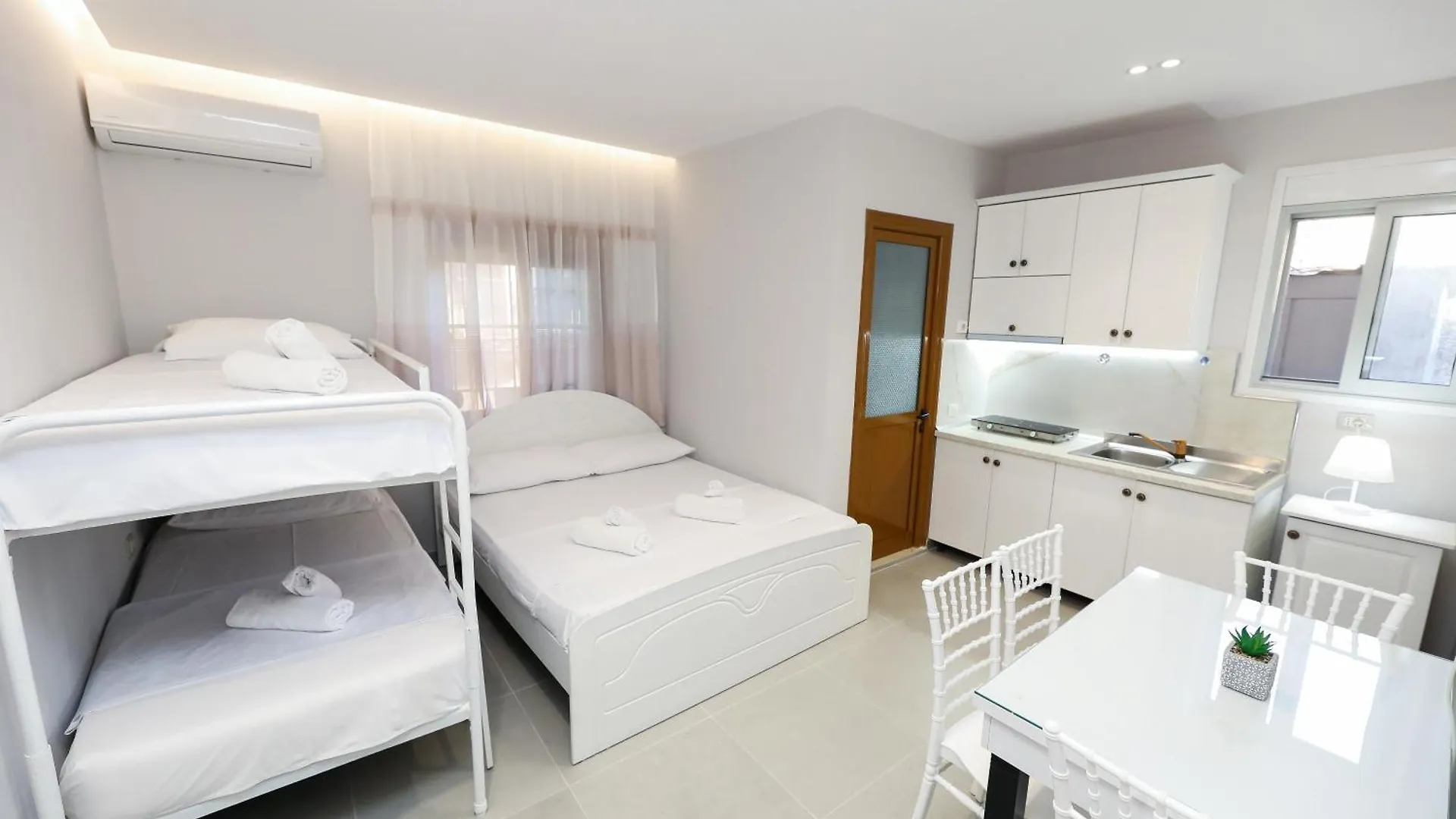 Vila Feliz - Premium Rooms With Free Private Parking Vlorë 0*,  Albanie