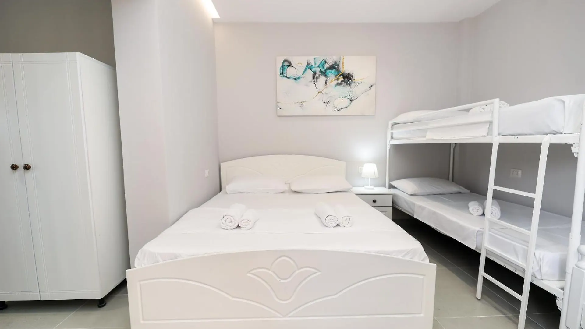 Maison d'hôtes Vila Feliz - Premium Rooms With Free Private Parking Vlorë