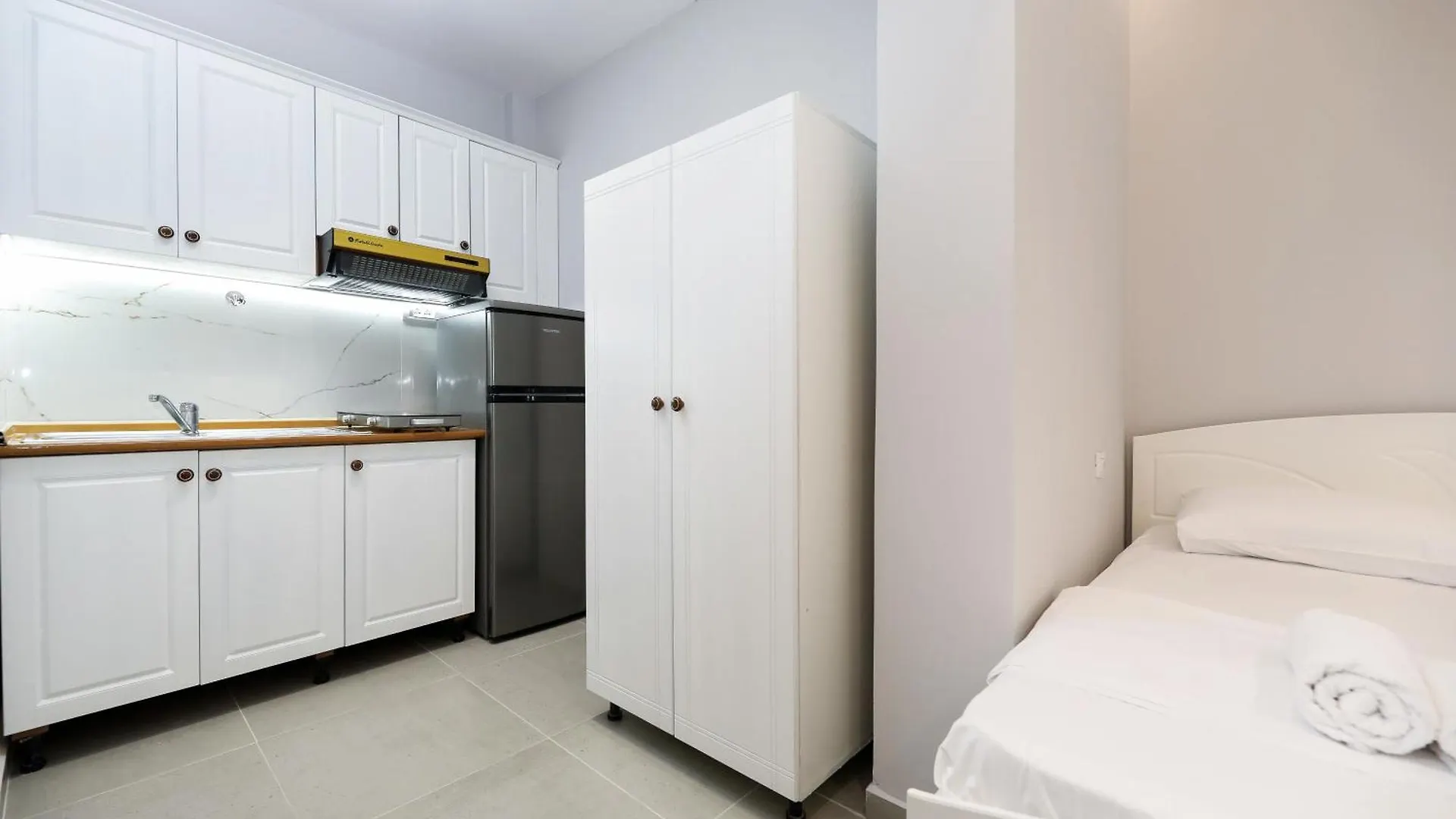 Vila Feliz - Premium Rooms With Free Private Parking Vlorë Maison d'hôtes