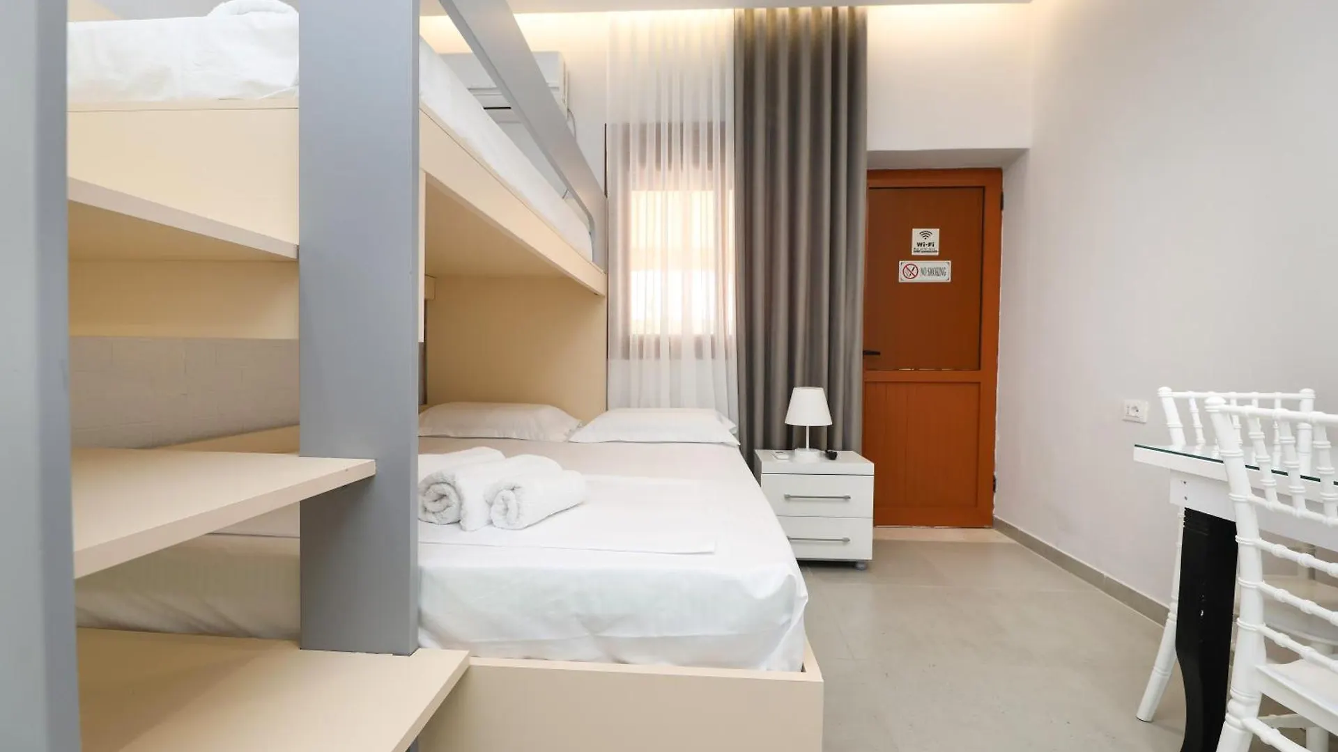 Vila Feliz - Premium Rooms With Free Private Parking Vlorë 招待所