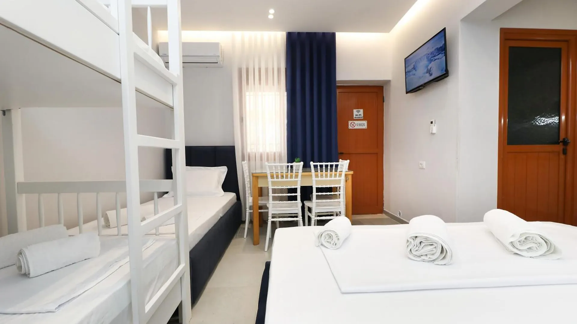 Maison d'hôtes Vila Feliz - Premium Rooms With Free Private Parking Vlorë Albanie