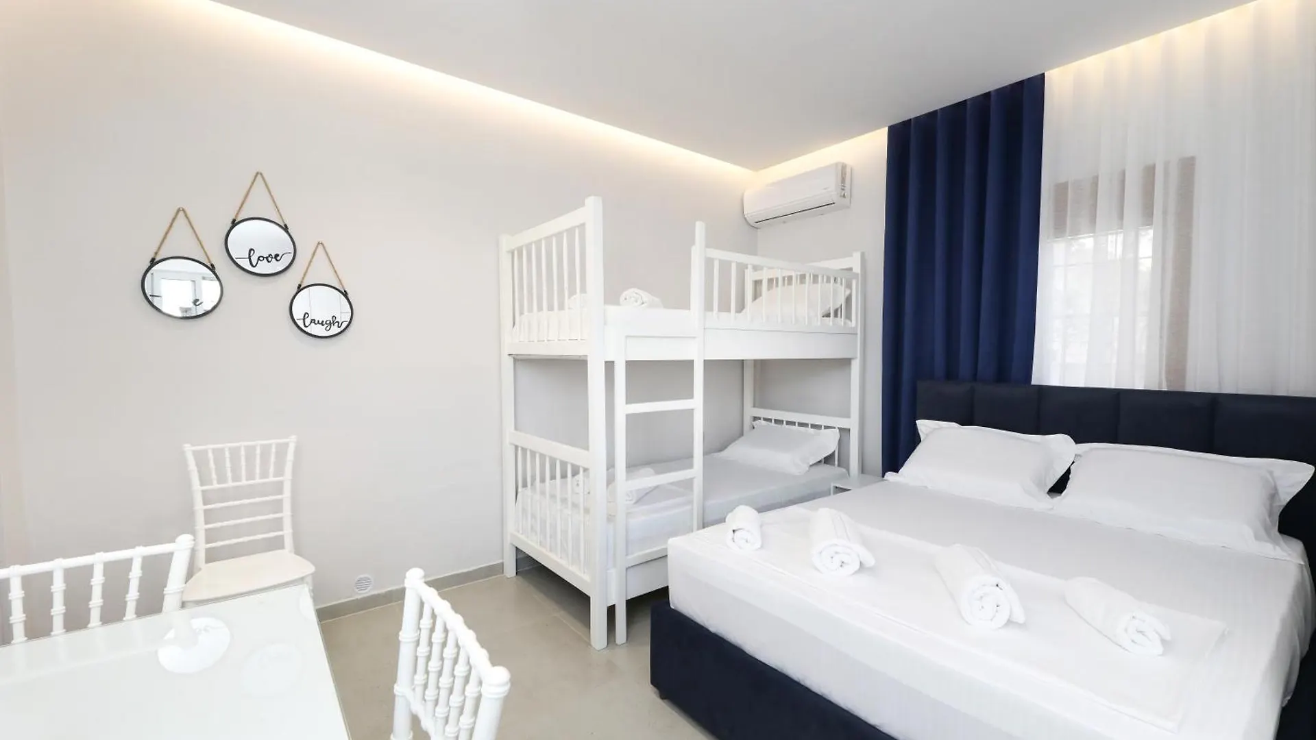 Maison d'hôtes Vila Feliz - Premium Rooms With Free Private Parking Vlorë Albanie